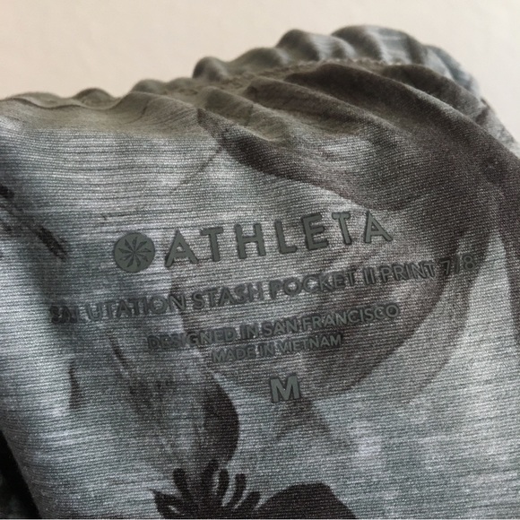 Athleta Salutation Stash Pocket II Print 7/8 Leggings Floral Medium - Picture 8 of 11